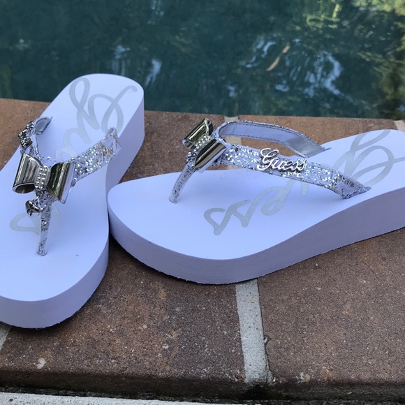 guess white flip flops
